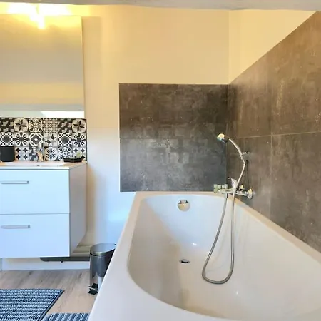 Apartment Palais Des Festivals Et Rue D'antibes Charme Mansardes *