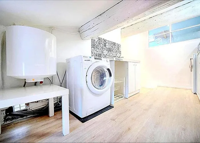 Apartmán Palais Des Festivals Et Rue D'antibes Charme Mansardes *